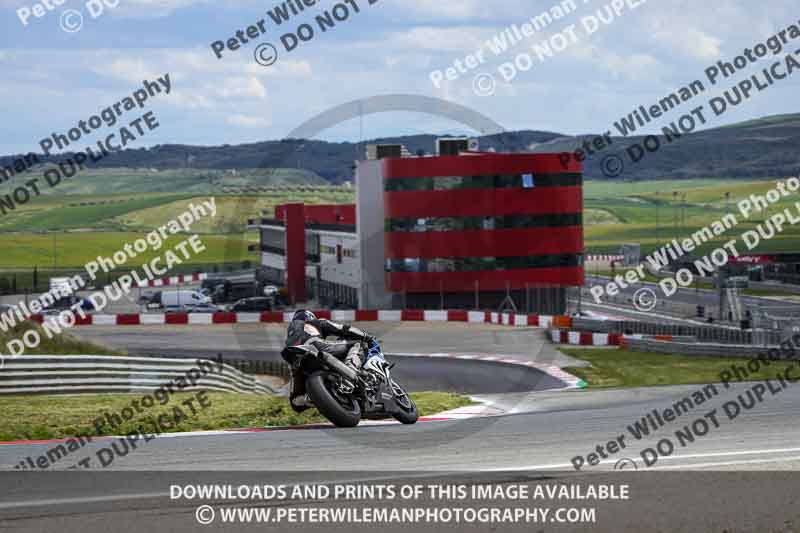 cadwell no limits trackday;cadwell park;cadwell park photographs;cadwell trackday photographs;enduro digital images;event digital images;eventdigitalimages;navarra;no limits trackdays;peter wileman photography;racing digital images;trackday digital images;trackday photos